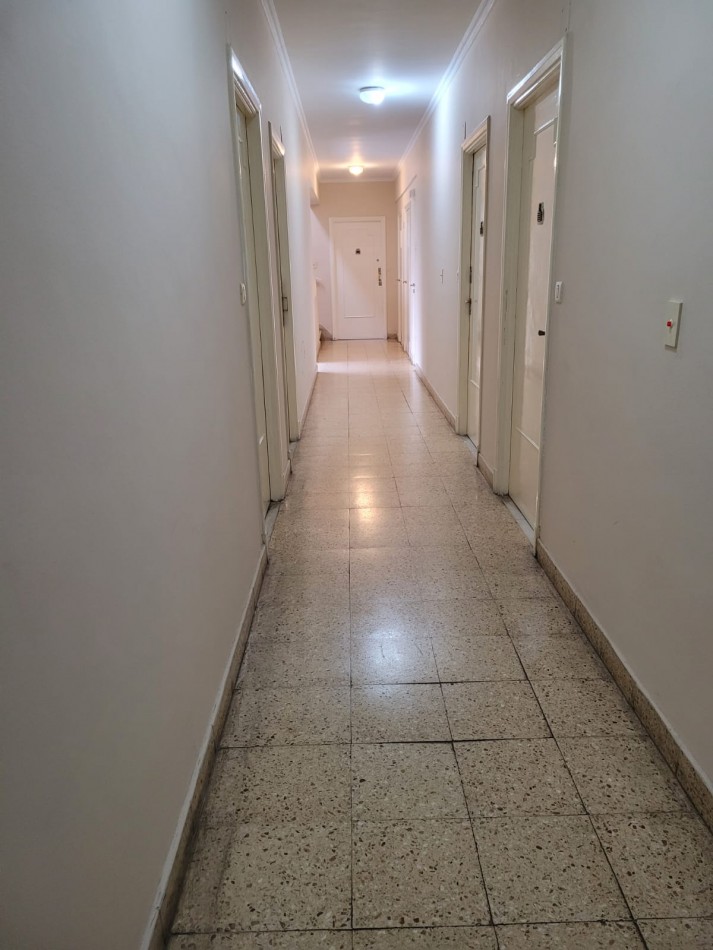 Venta  Departamento de 2 ambientes  lateral 