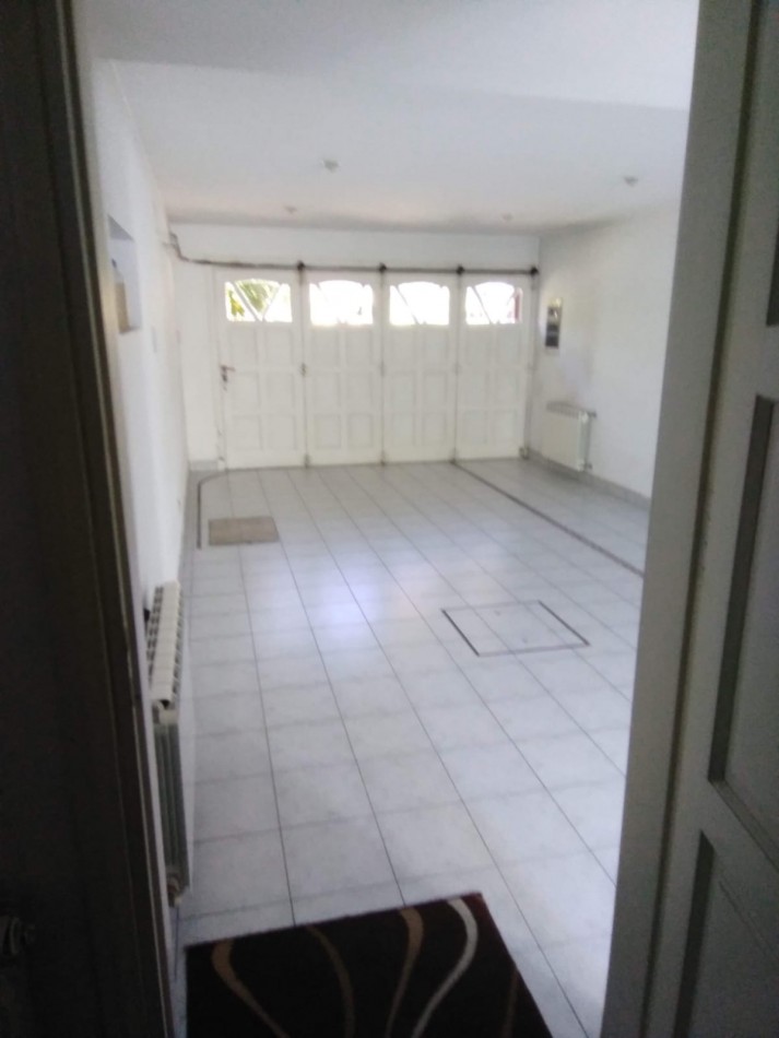 Los Troncos  Venta Chalet   4 ambientes - Quincho Parque 