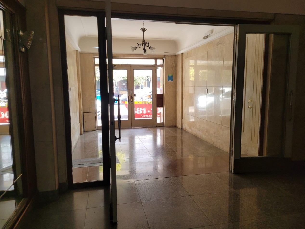 Venta  Plaza Mitre 2 ambientes Lateral  Luminoso