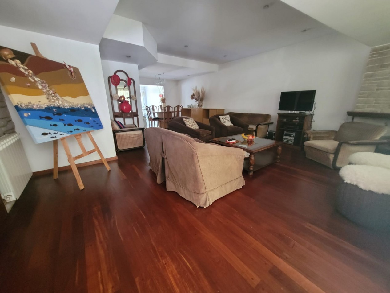 Los Troncos  Venta Chalet   4 ambientes - Quincho Parque 