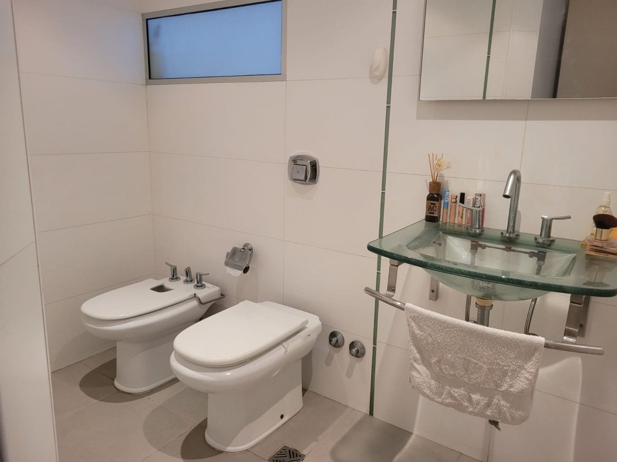 Los Troncos  Venta Chalet   4 ambientes - Quincho Parque 