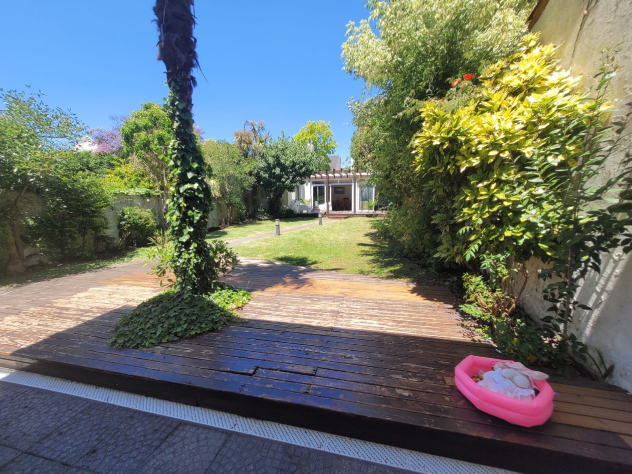 Los Troncos  Venta Chalet   4 ambientes - Quincho Parque 