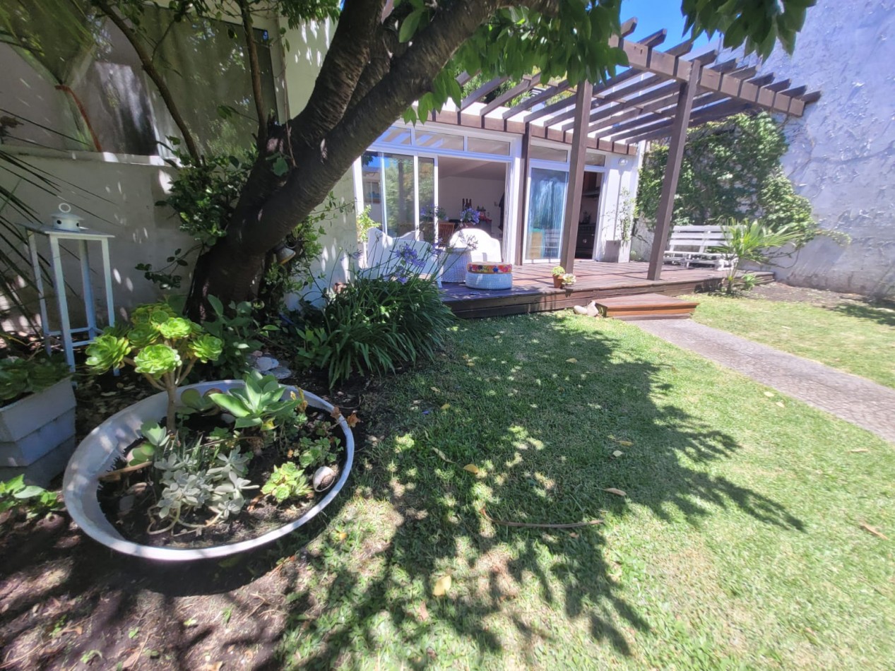 Los Troncos  Venta Chalet   4 ambientes - Quincho Parque 
