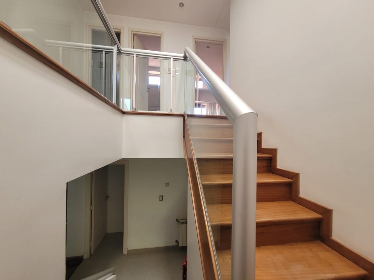 Los Troncos  Venta Chalet   4 ambientes - Quincho Parque 