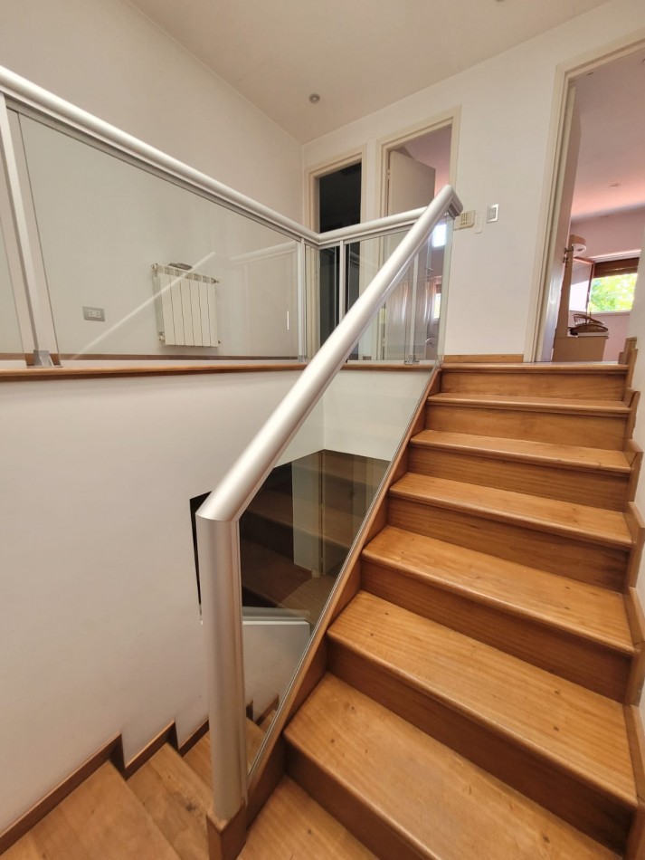 Los Troncos  Venta Chalet   4 ambientes - Quincho Parque 
