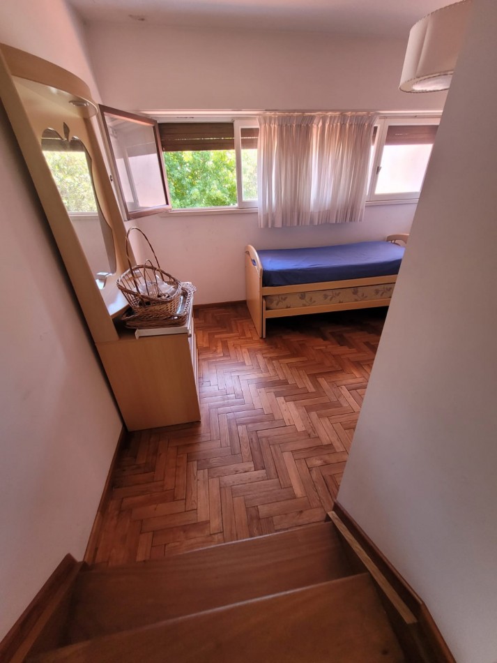 Los Troncos  Venta Chalet   4 ambientes - Quincho Parque 