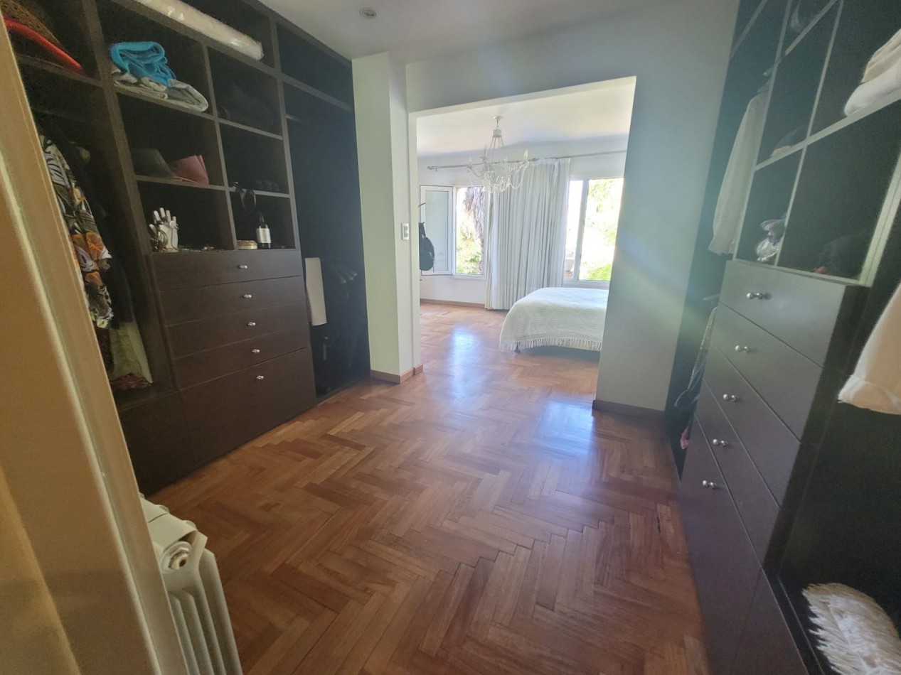 Los Troncos  Venta Chalet   4 ambientes - Quincho Parque 