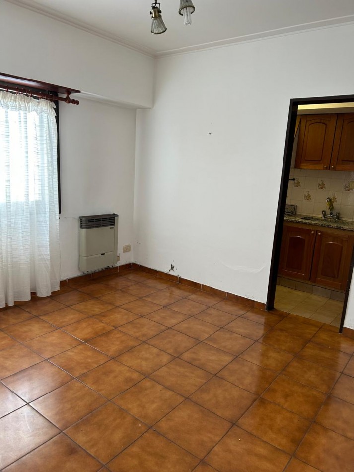 Venta   Departamento 2 amientes  Lateral centro 