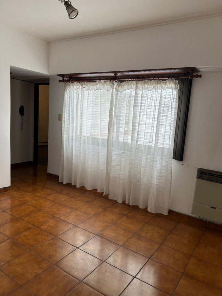Venta   Departamento 2 amientes  Lateral centro 