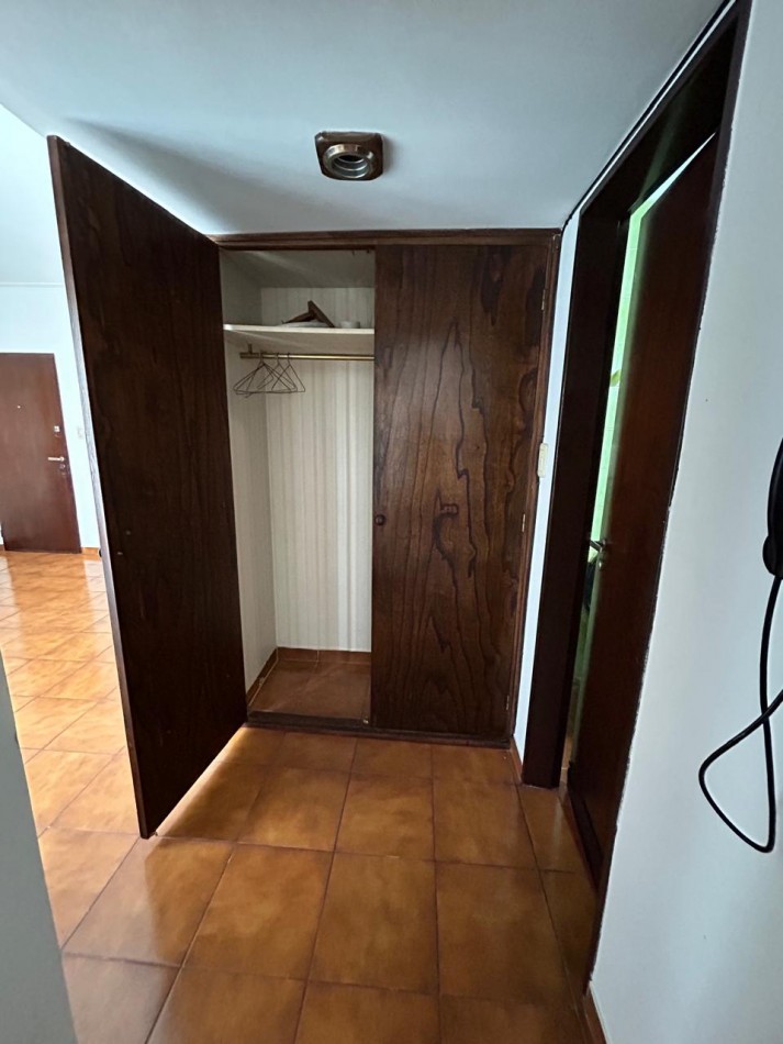 Venta   Departamento 2 amientes  Lateral centro 