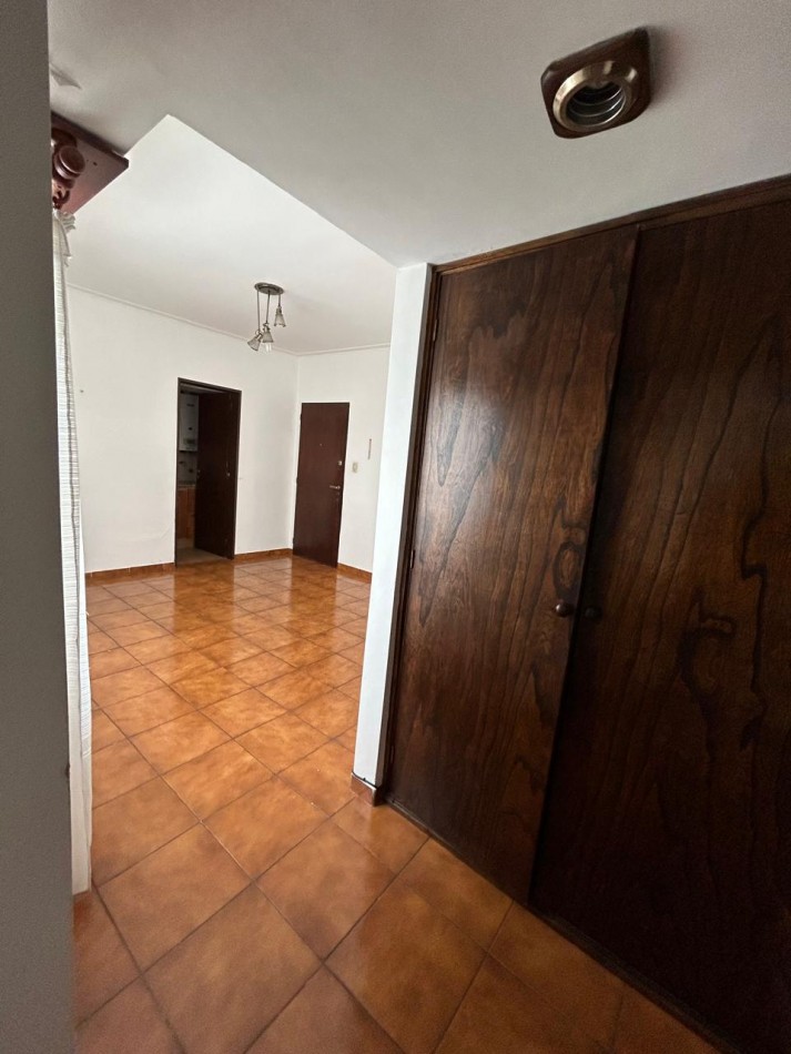 Venta   Departamento 2 amientes  Lateral centro 