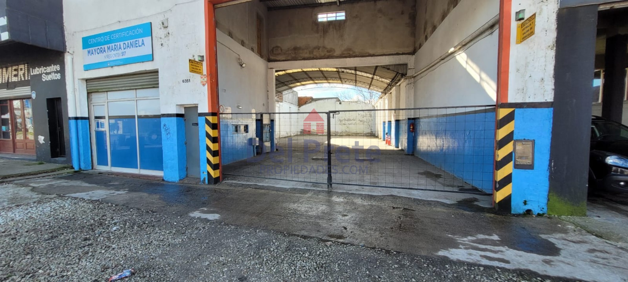 Venta Galpon  Sobre Av.  J B Justo