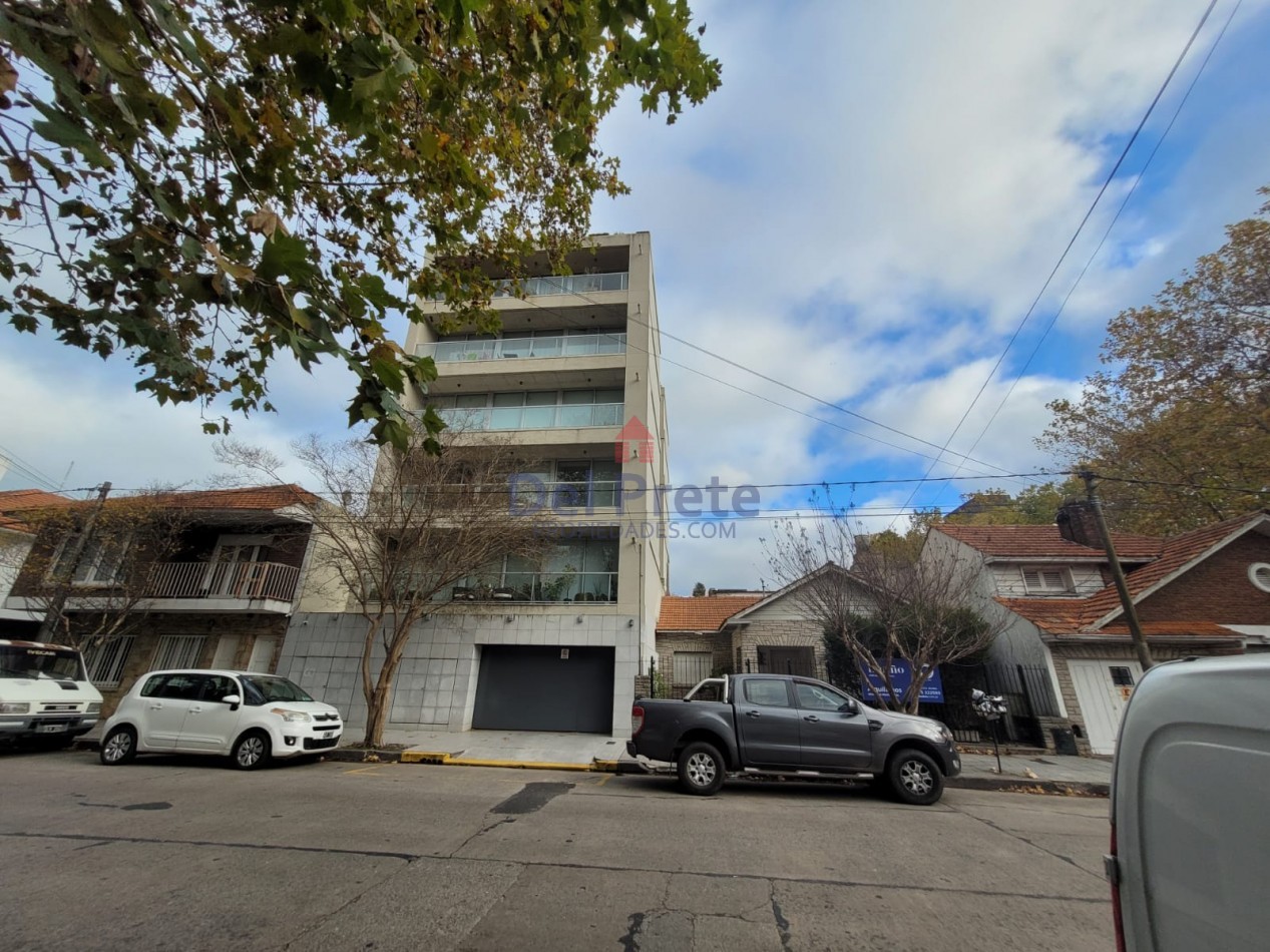 Guemes  Venta semipiso de 3 ambientes cochera 