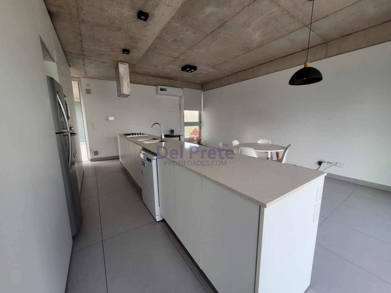 Guemes  Venta semipiso de 3 ambientes cochera 