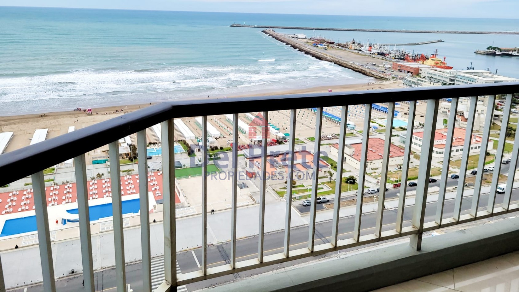 Venta  Departamento Playa Grande  Vista Plena al Mar