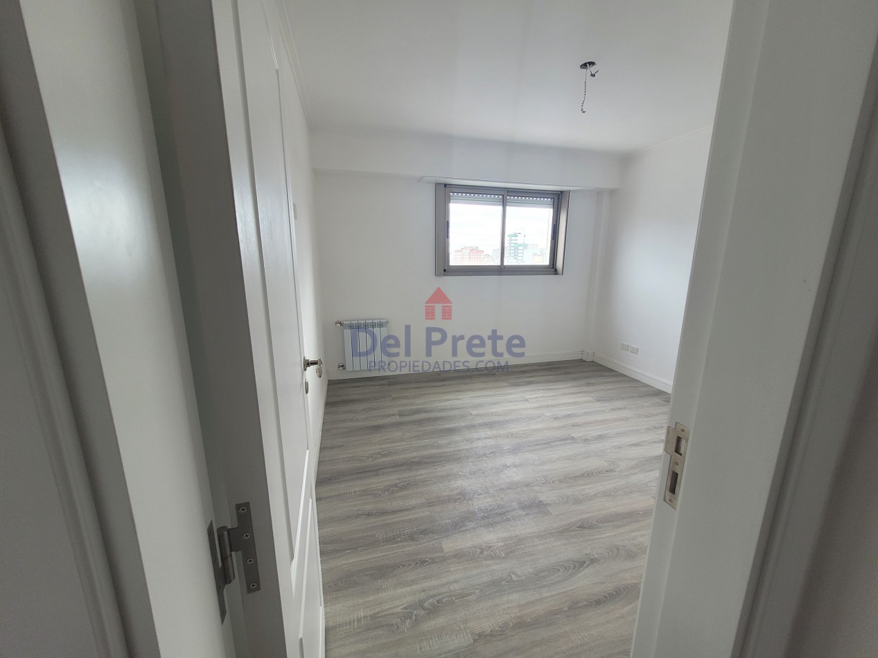 Venta 2 ambientes  Plaza Mitre   cochera 