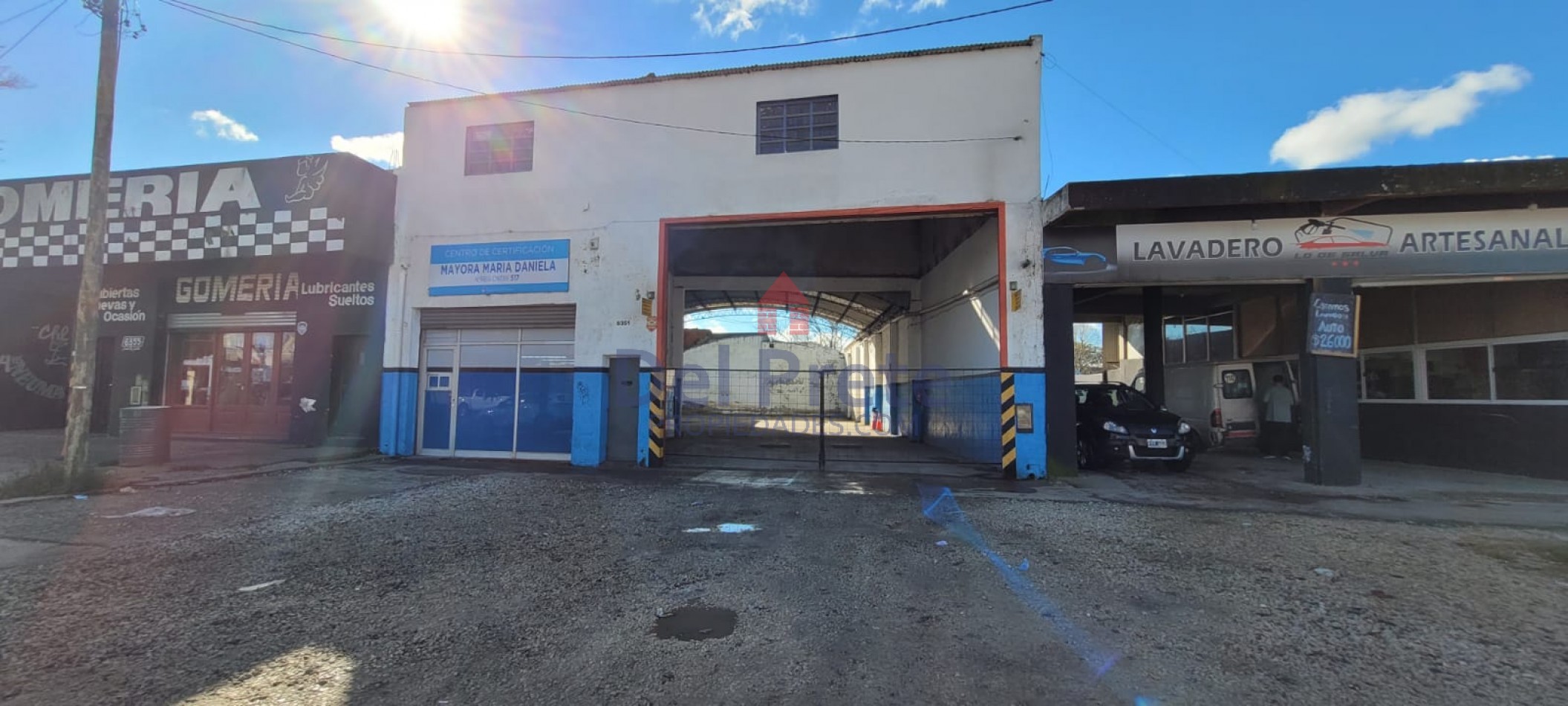 Venta Galpon  Sobre Av.  J B Justo