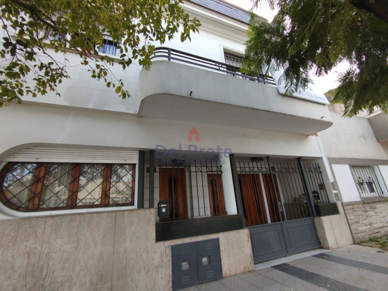 Venta chalet  en Ph  ( son dos propiedades en el lote)