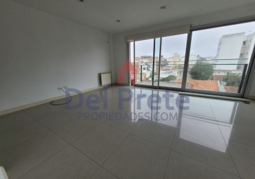 Venta  semi piso de 2 ambientes cochera 