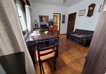 Venta   Departamento 2 amientes  Lateral centro 